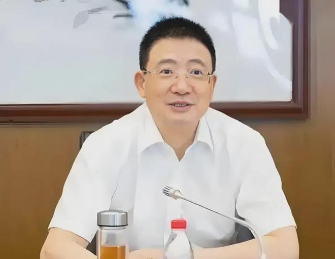的沈荣勤也步后尘退下后也出过书k8凯发国际执掌浙江工行多年(图3)